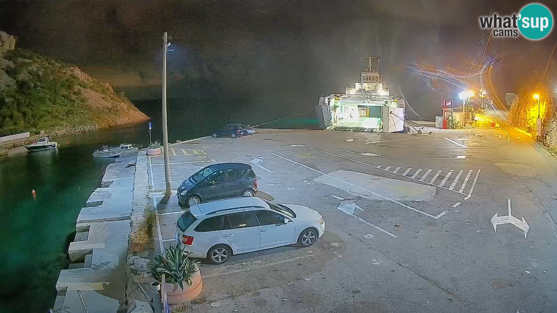 Webcam del puerto de ferris de Prizna – hacia la isla de Pag