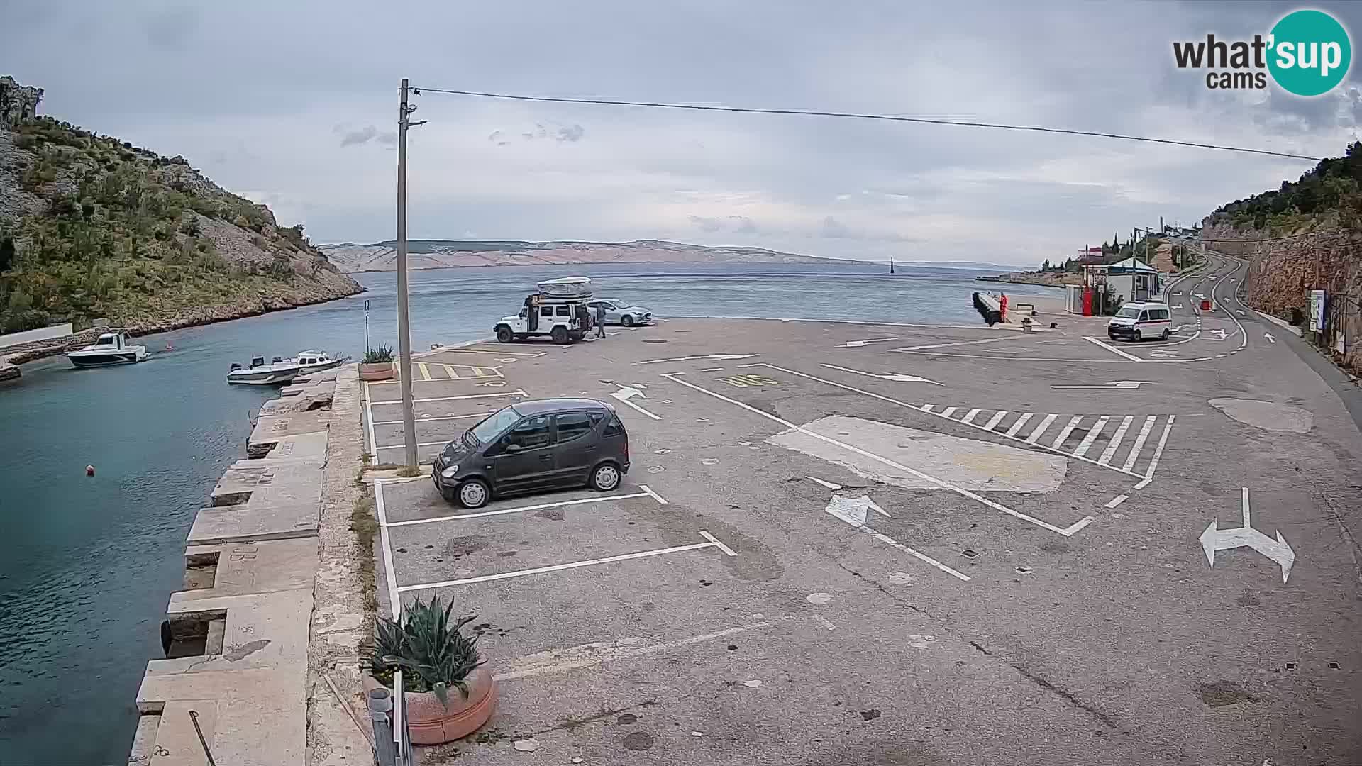 Webcam del puerto de ferris de Prizna – hacia la isla de Pag