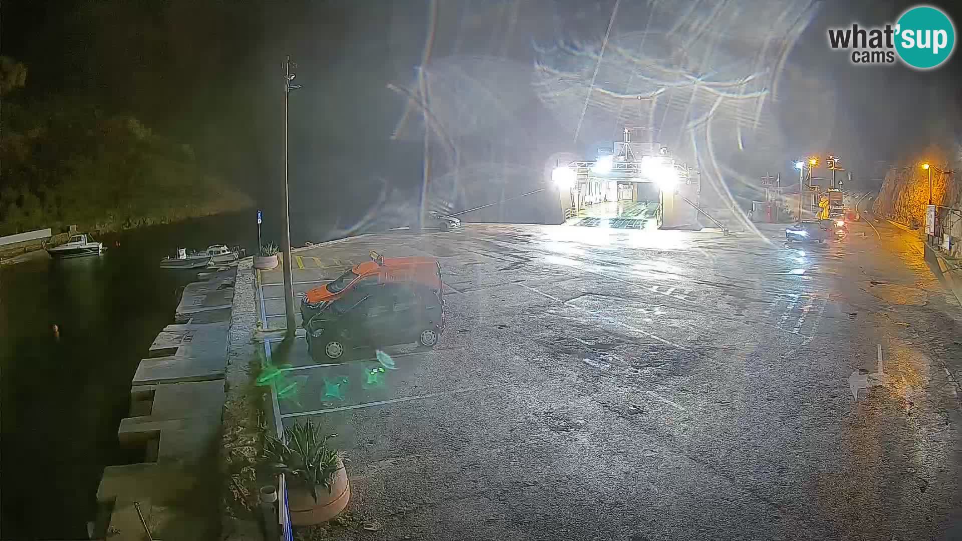 Webcam del puerto de ferris de Prizna – hacia la isla de Pag