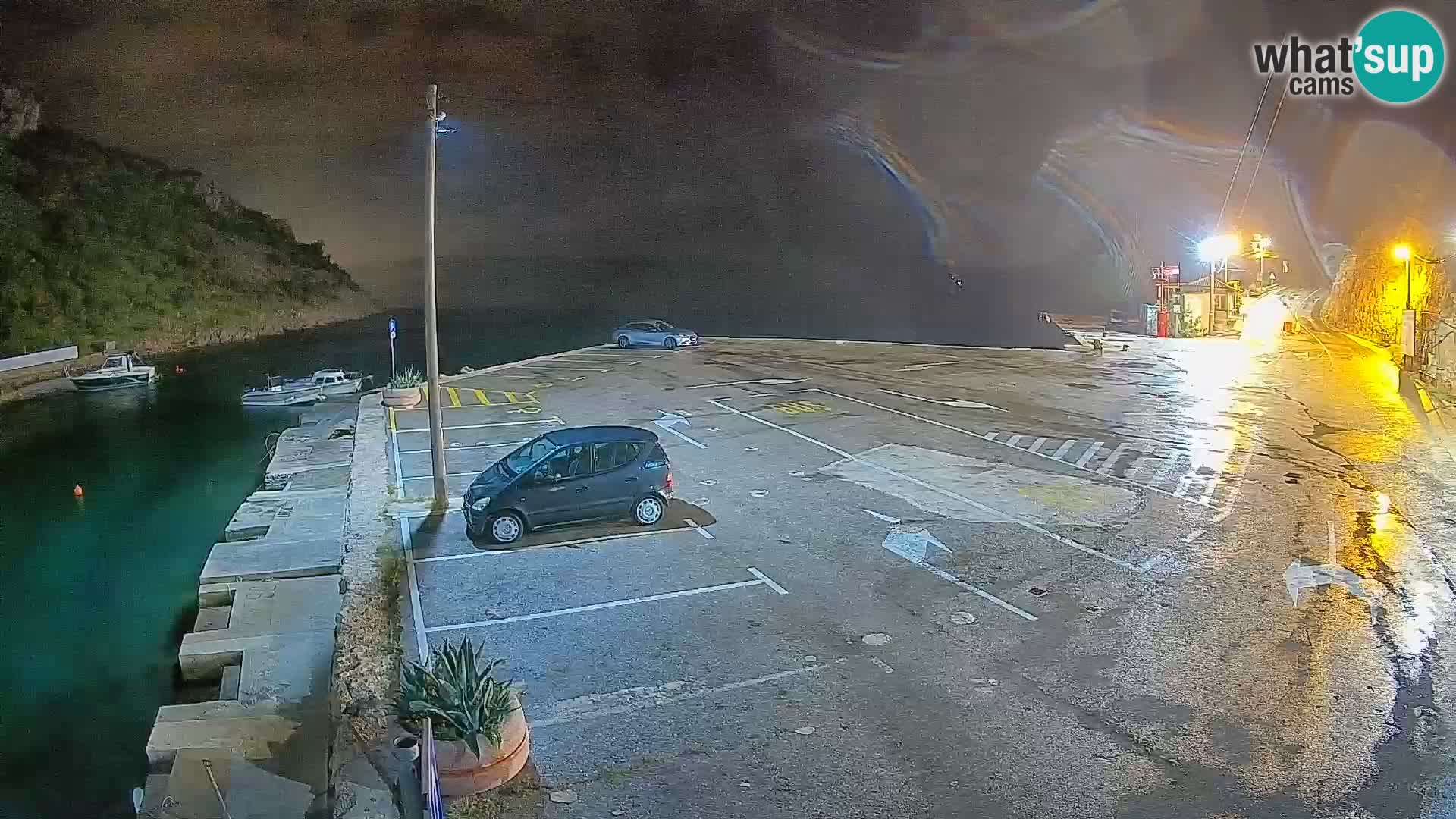 Webcam del puerto de ferris de Prizna – hacia la isla de Pag