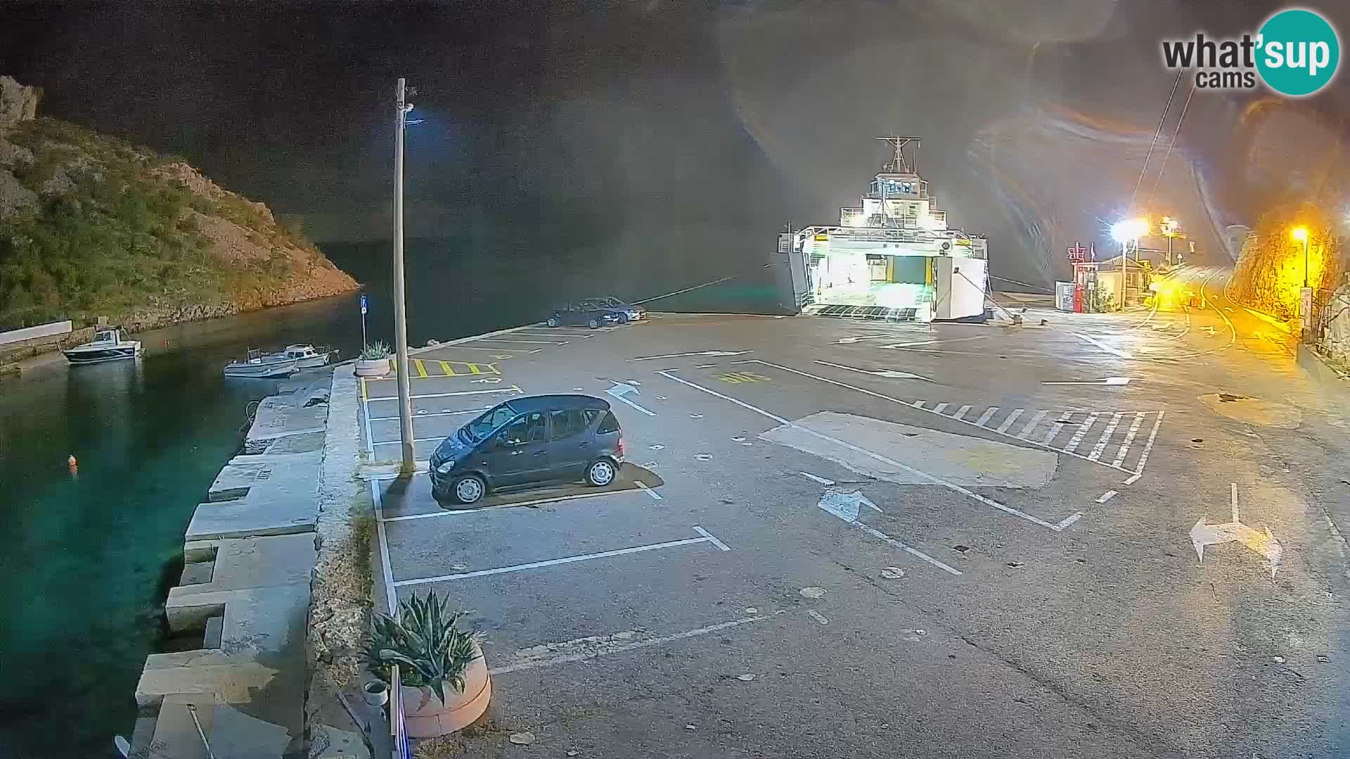 Webcam del puerto de ferris de Prizna – hacia la isla de Pag