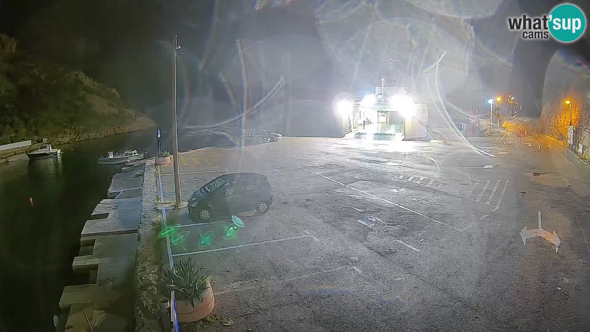 Webcam del puerto de ferris de Prizna – hacia la isla de Pag