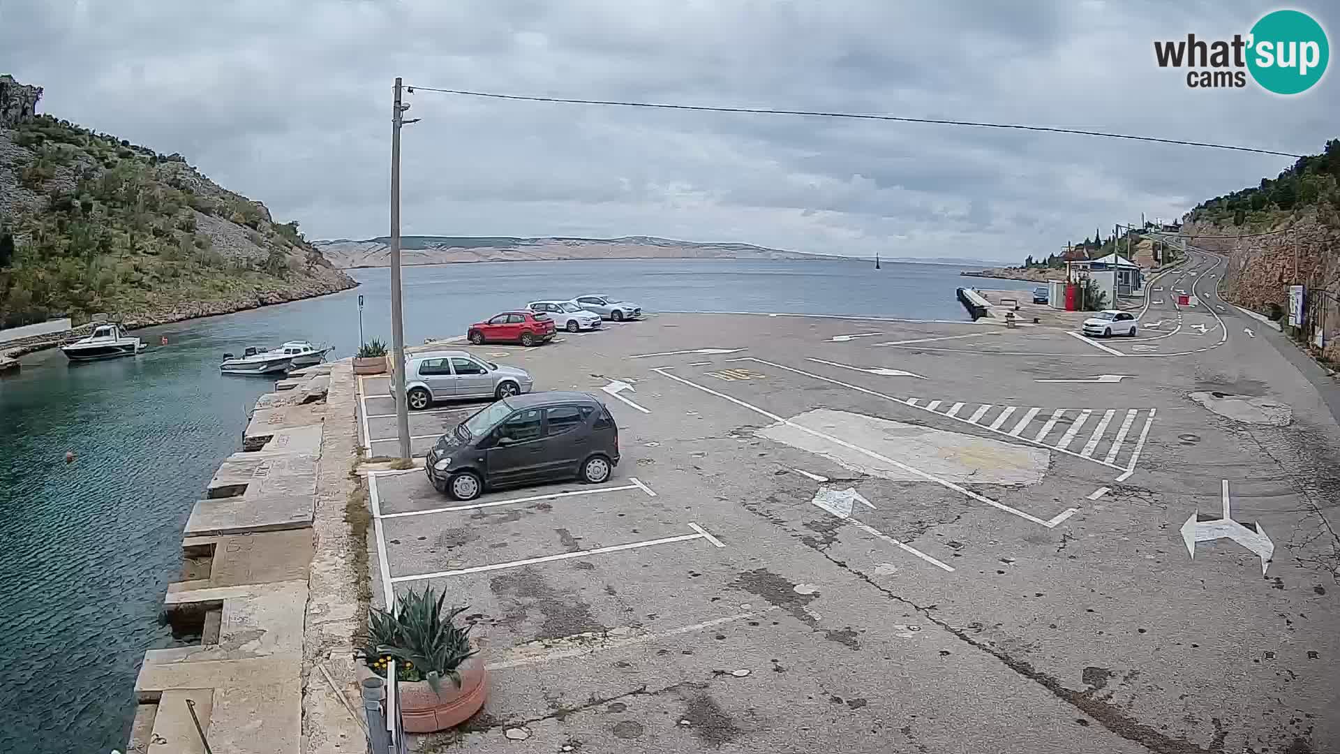 Webcam del puerto de ferris de Prizna – hacia la isla de Pag
