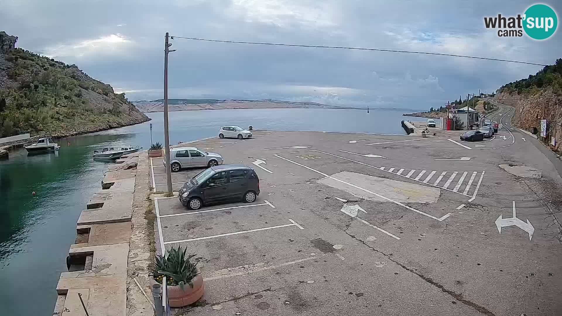 Webcam del puerto de ferris de Prizna – hacia la isla de Pag