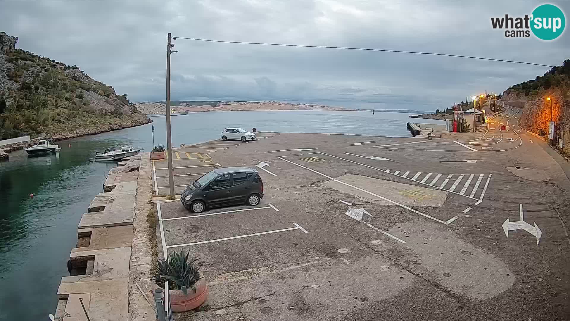 Webcam Prizna ferry port to Pag island