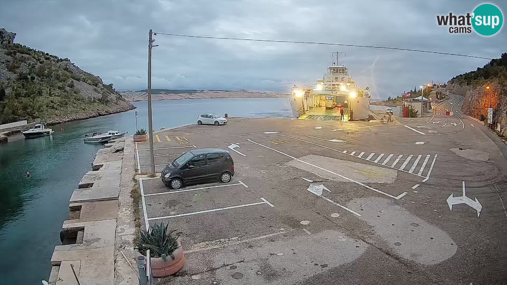 Webcam Prizna ferry port to Pag island