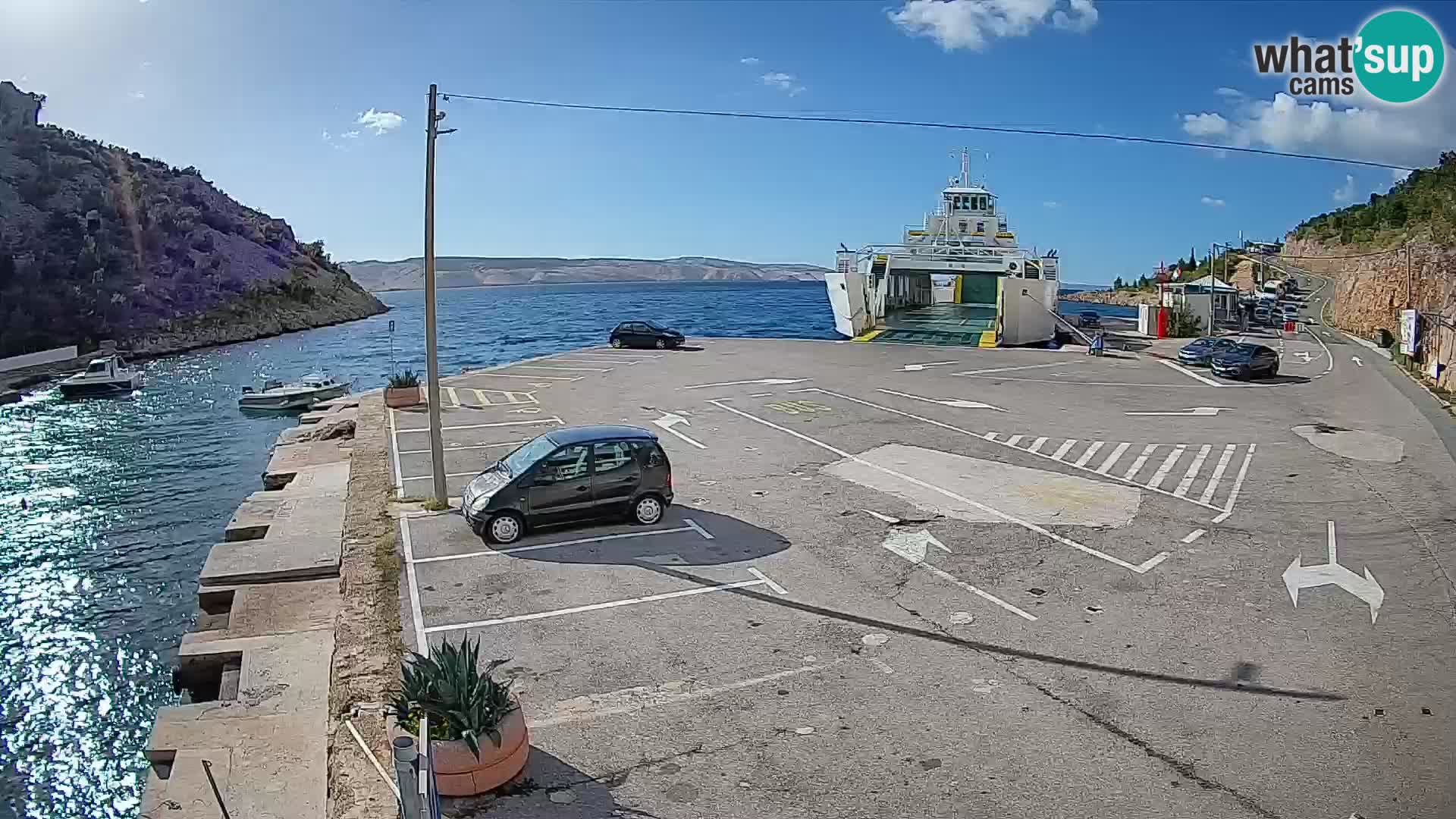 Webcam del puerto de ferris de Prizna – hacia la isla de Pag