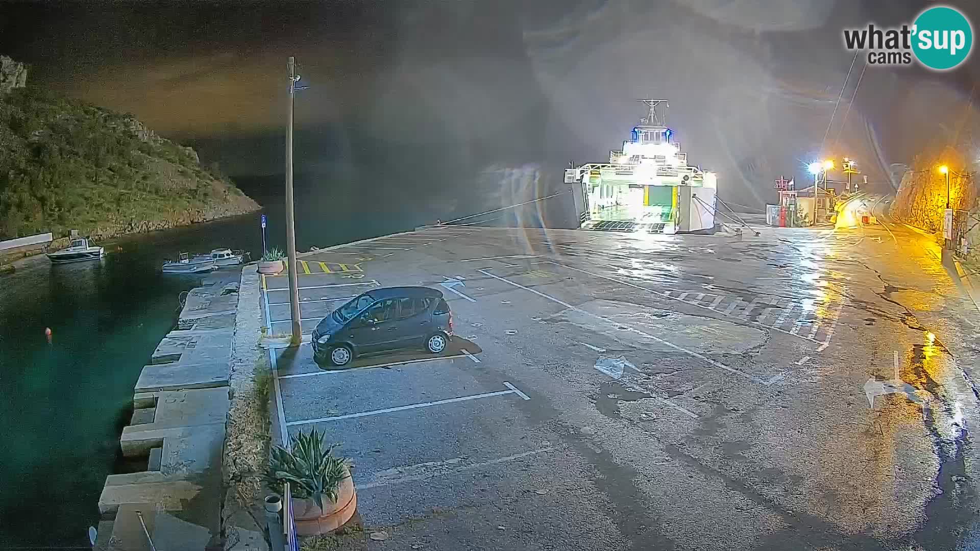 Webcam del puerto de ferris de Prizna – hacia la isla de Pag