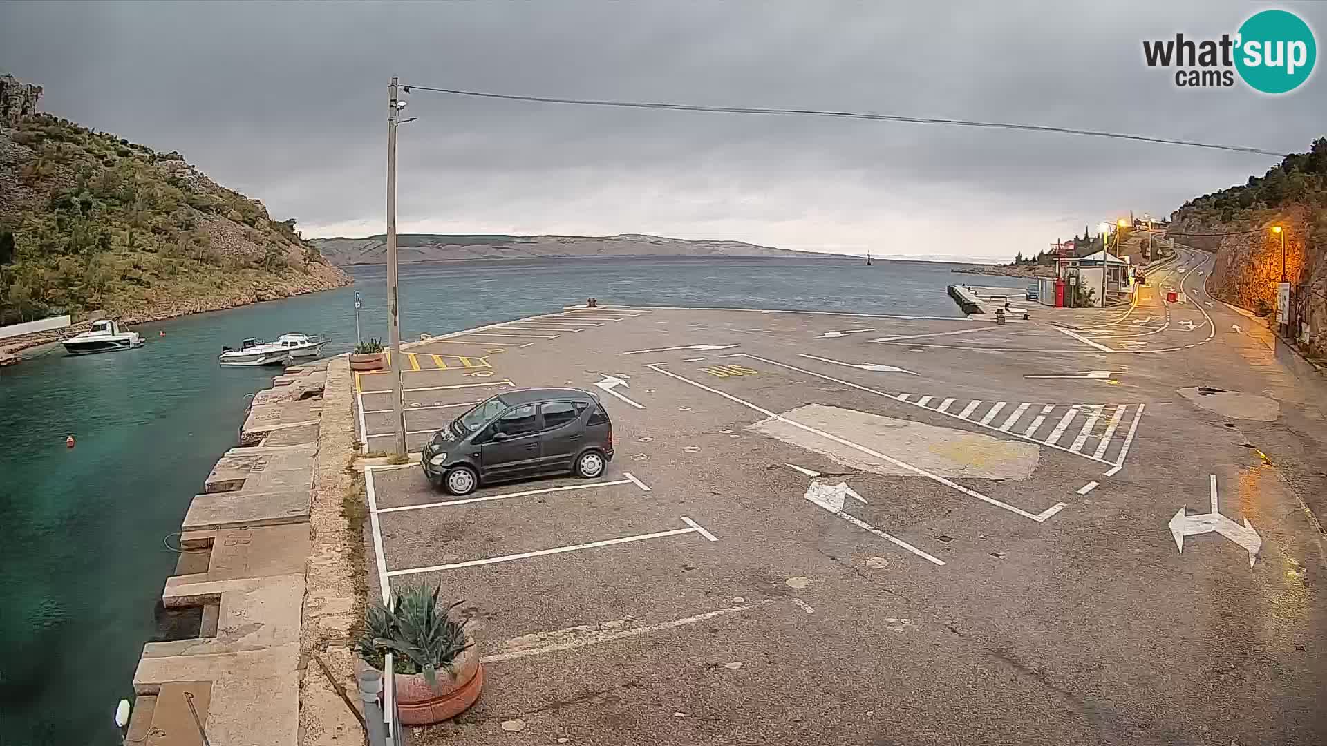 Webcam Prizna ferry port to Pag island