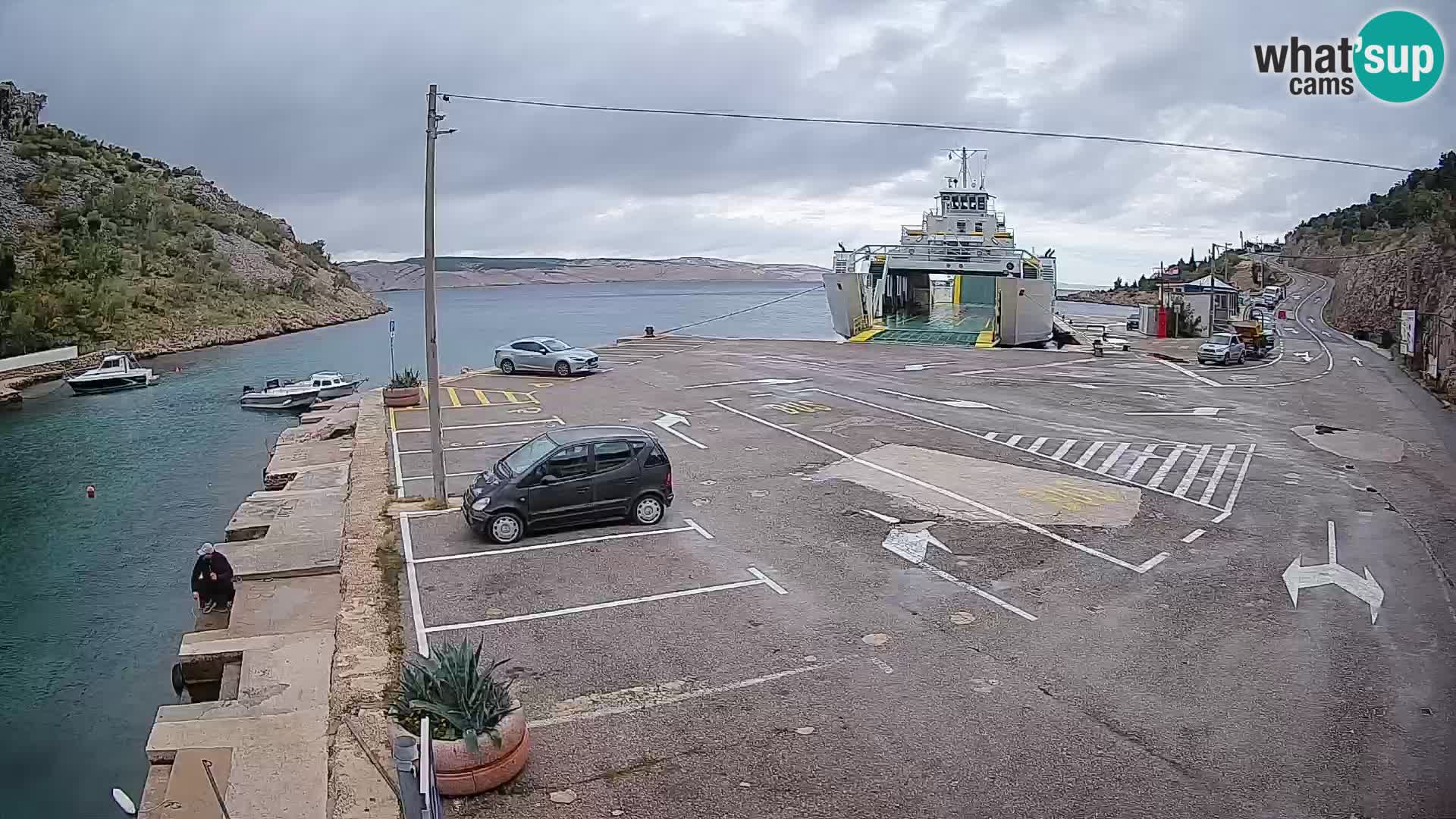 Webcam del puerto de ferris de Prizna – hacia la isla de Pag