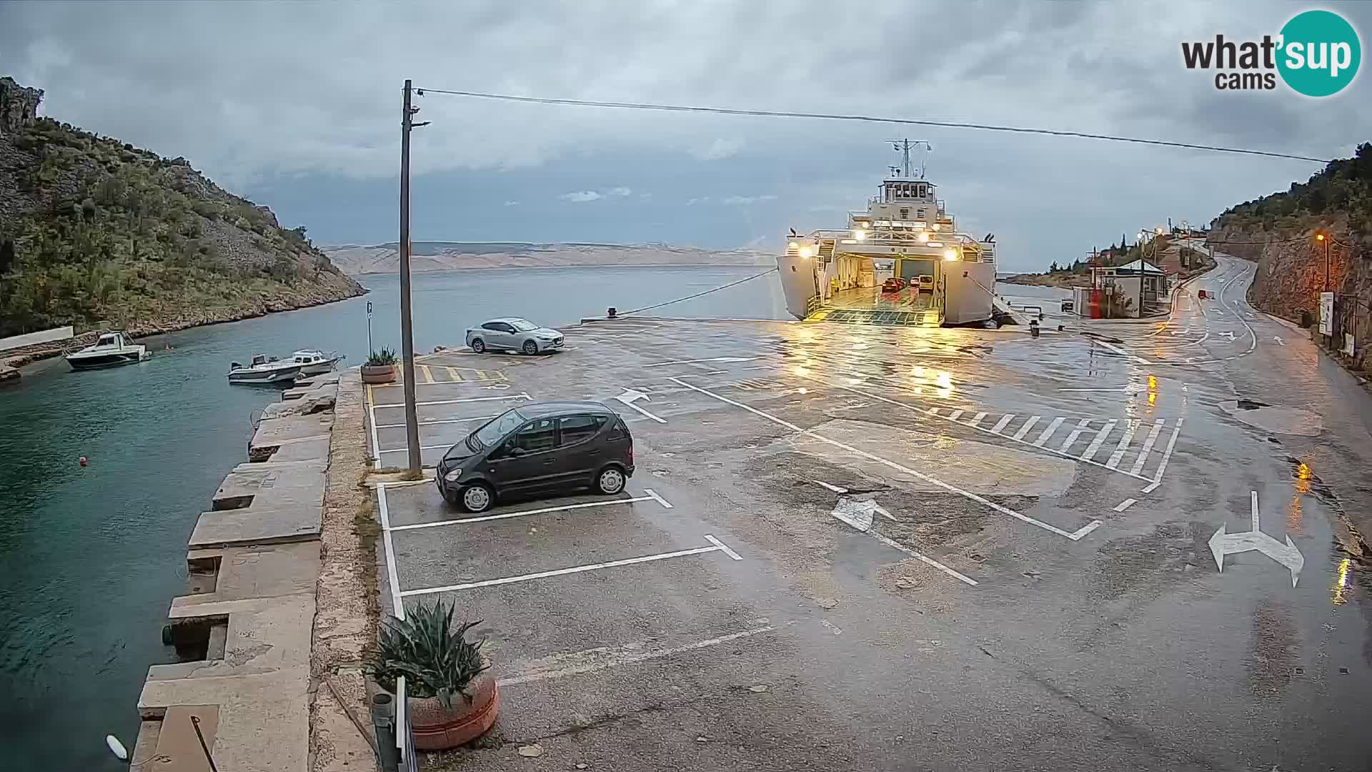 Webcam Prizna ferry port to Pag island