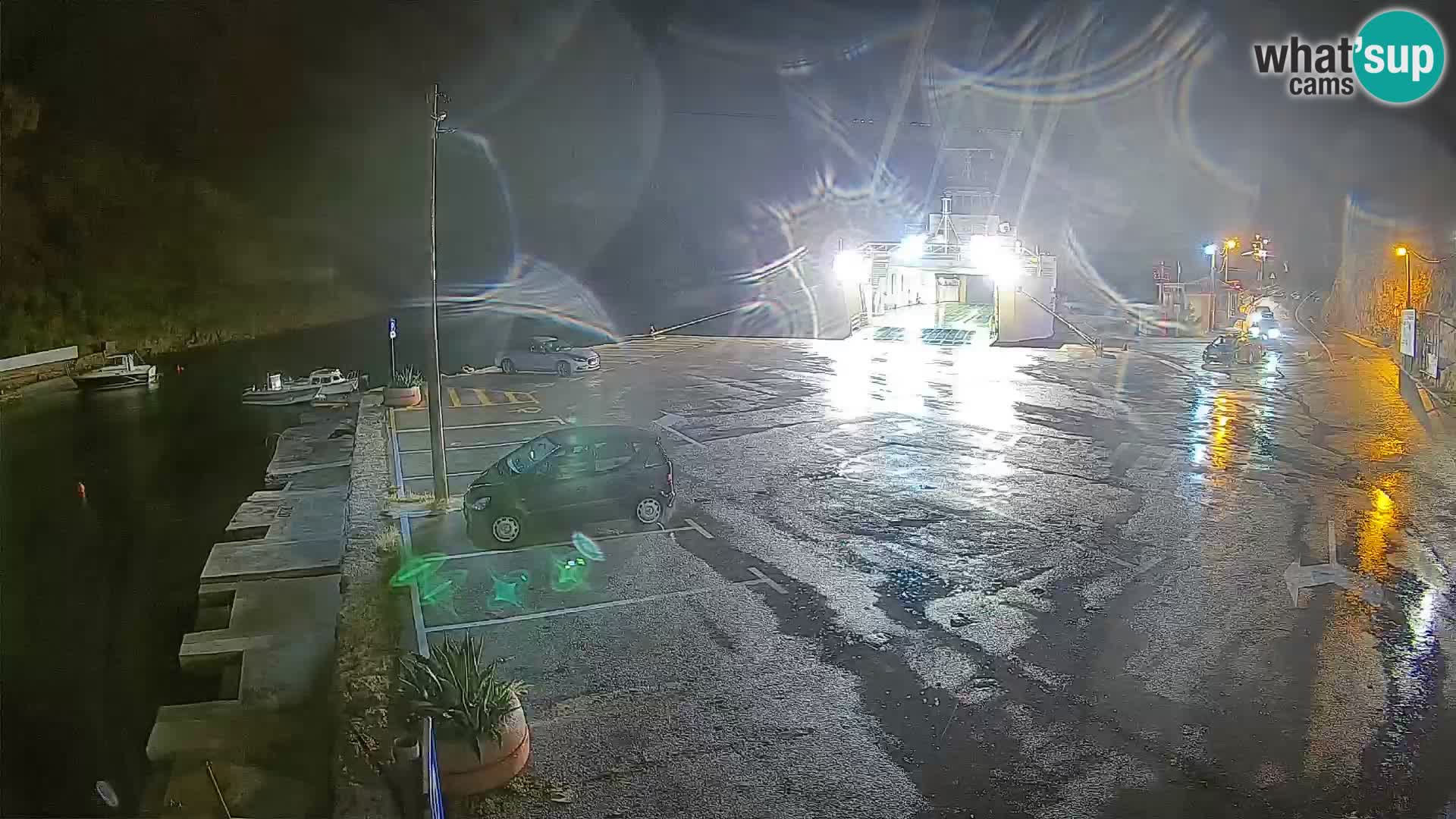 Webcam del puerto de ferris de Prizna – hacia la isla de Pag