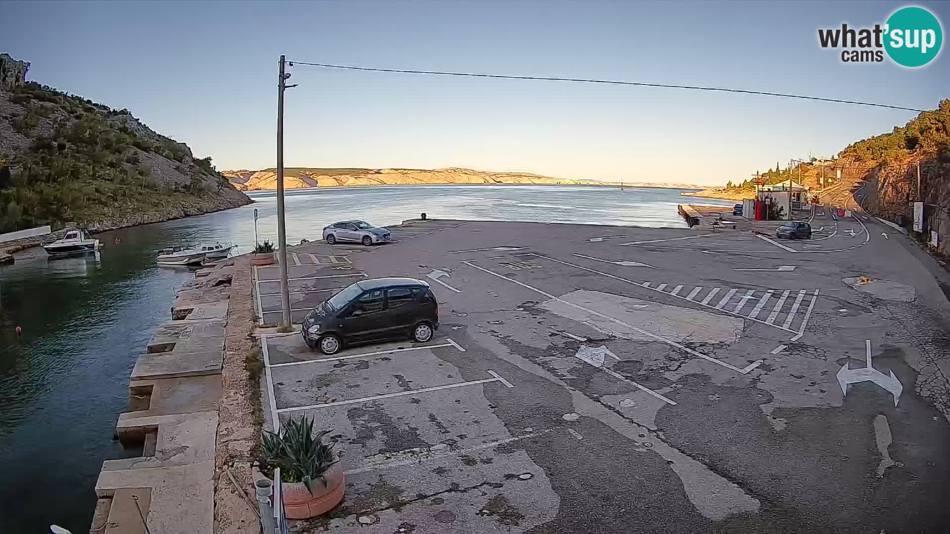 Webcam Prizna ferry port to Pag island