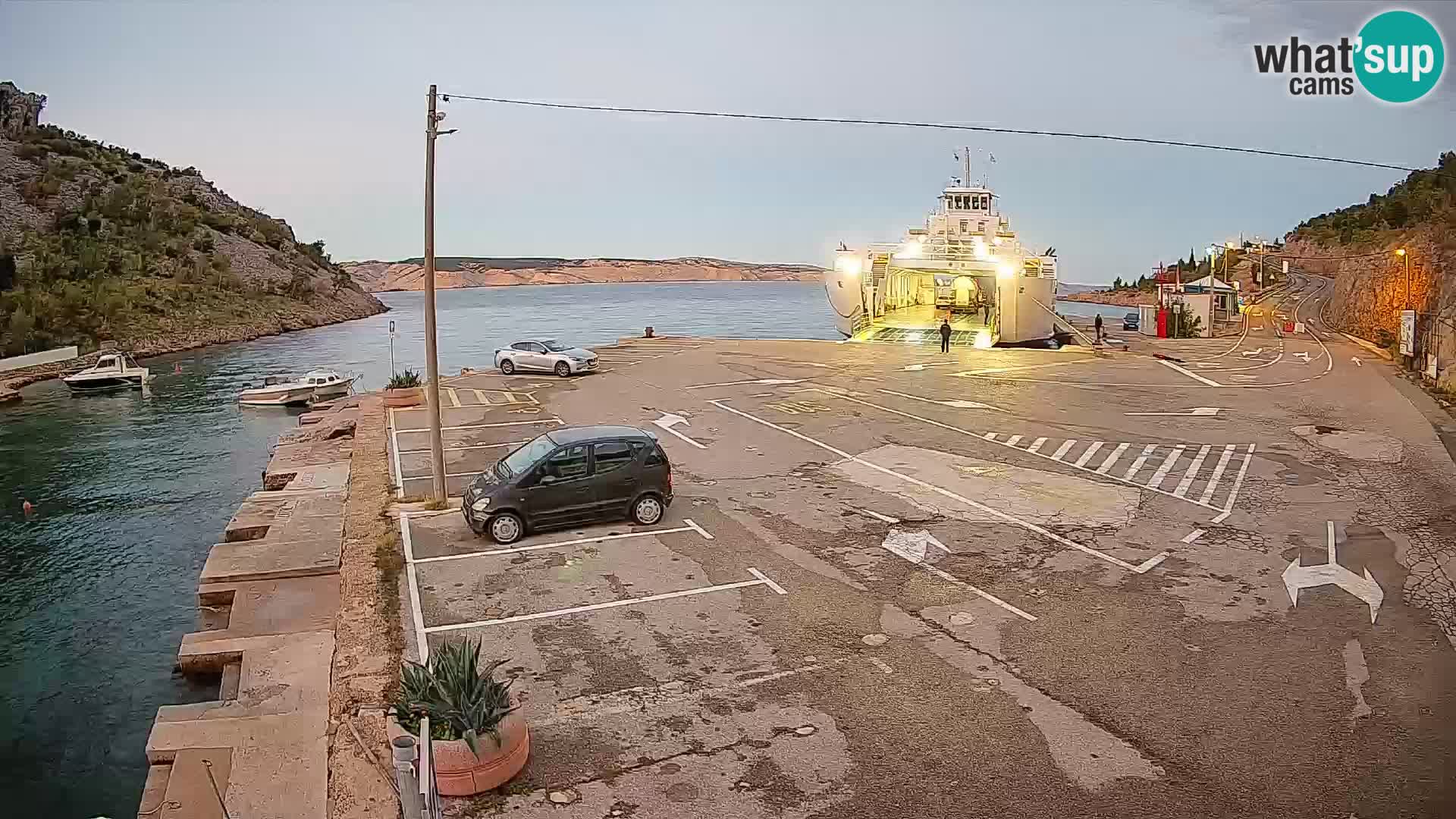 Webcam port de ferry de Prizna – vers l’île de Pag