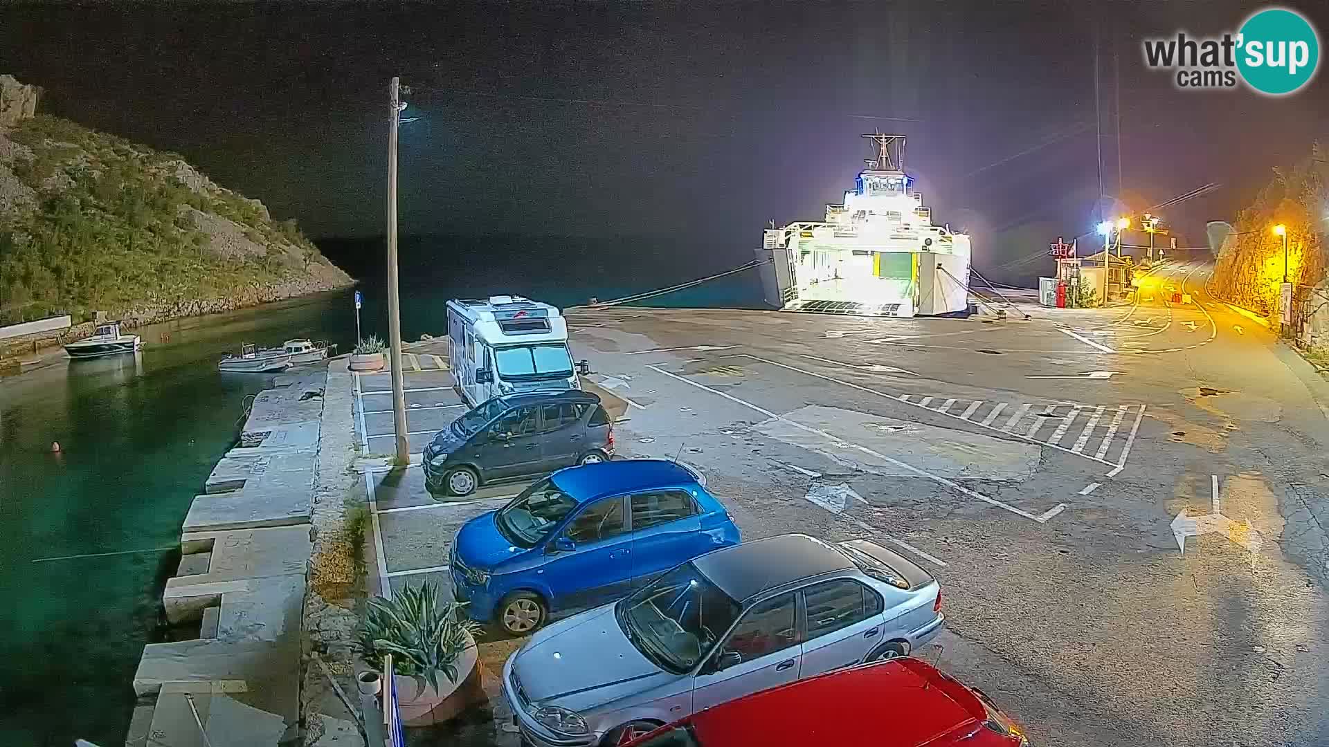 Webcam del puerto de ferris de Prizna – hacia la isla de Pag