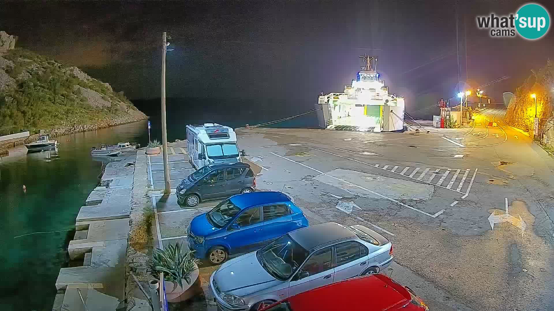 Webcam del puerto de ferris de Prizna – hacia la isla de Pag