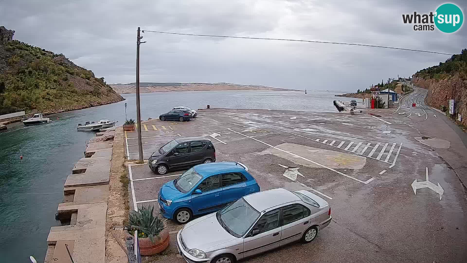 Webcam del puerto de ferris de Prizna – hacia la isla de Pag