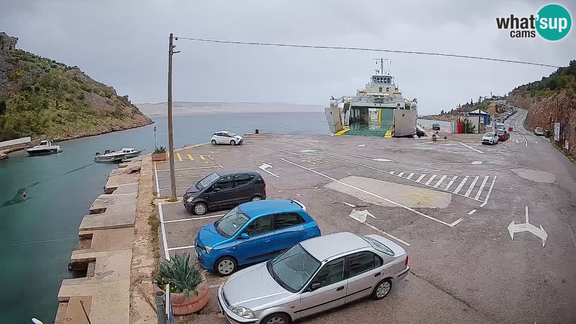Webcam del puerto de ferris de Prizna – hacia la isla de Pag