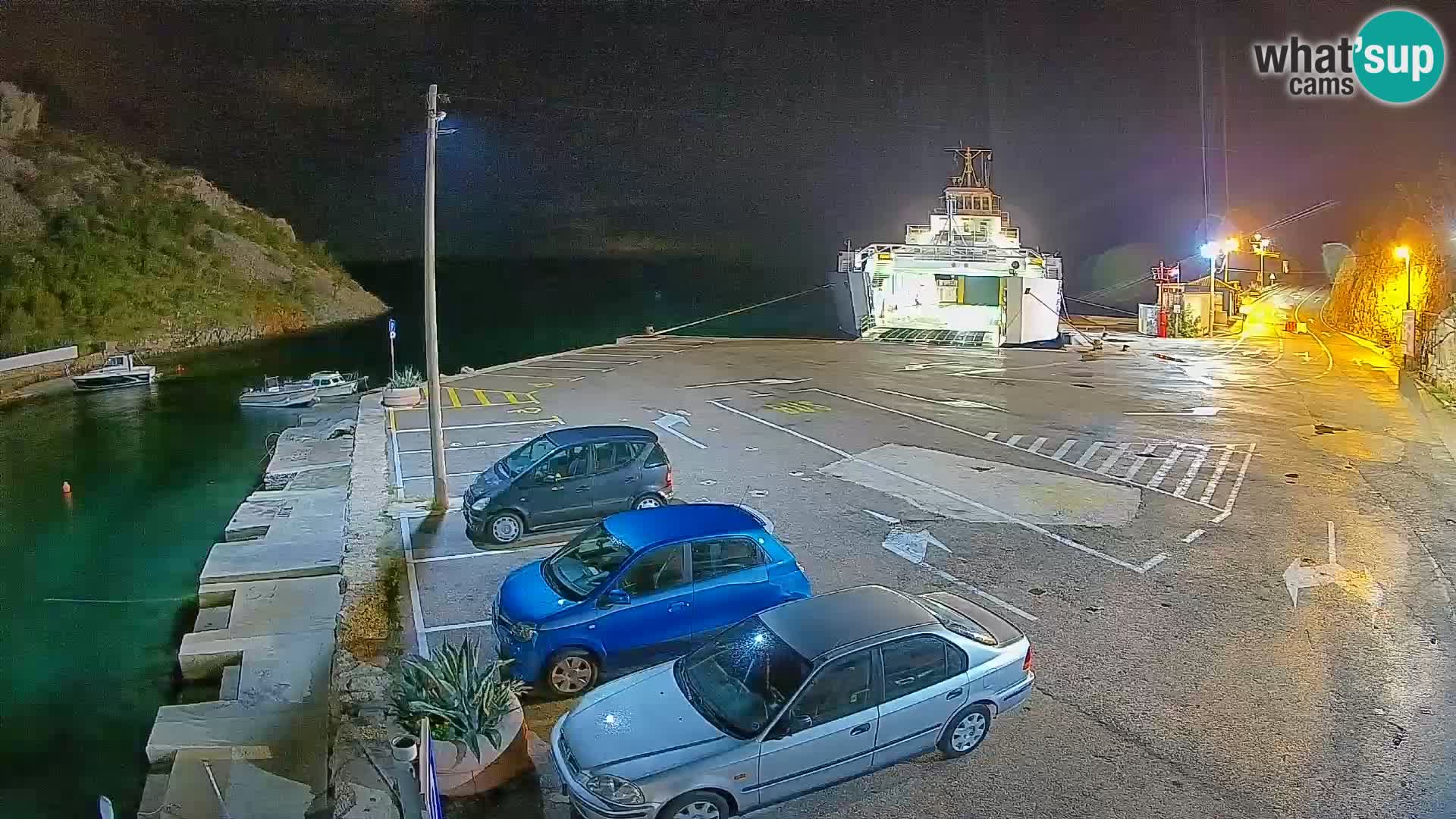 Webcam del puerto de ferris de Prizna – hacia la isla de Pag