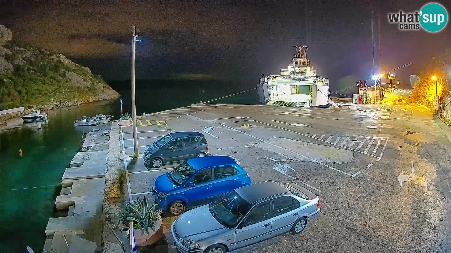 Webcam del puerto de ferris de Prizna – hacia la isla de Pag