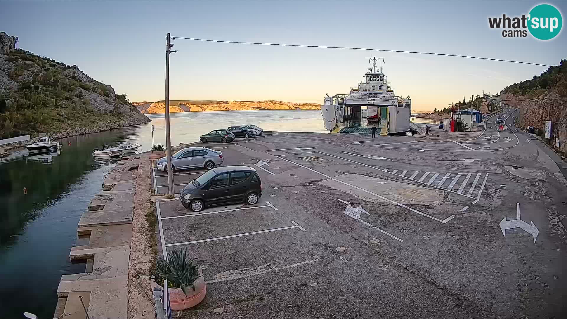 Webcam Prizna ferry port to Pag island