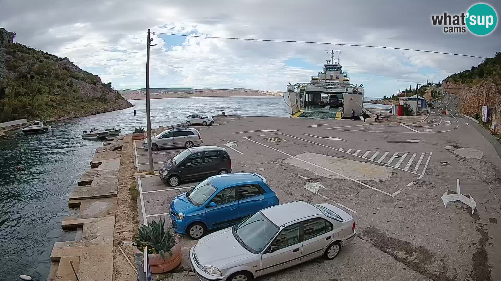 Webcam del puerto de ferris de Prizna – hacia la isla de Pag