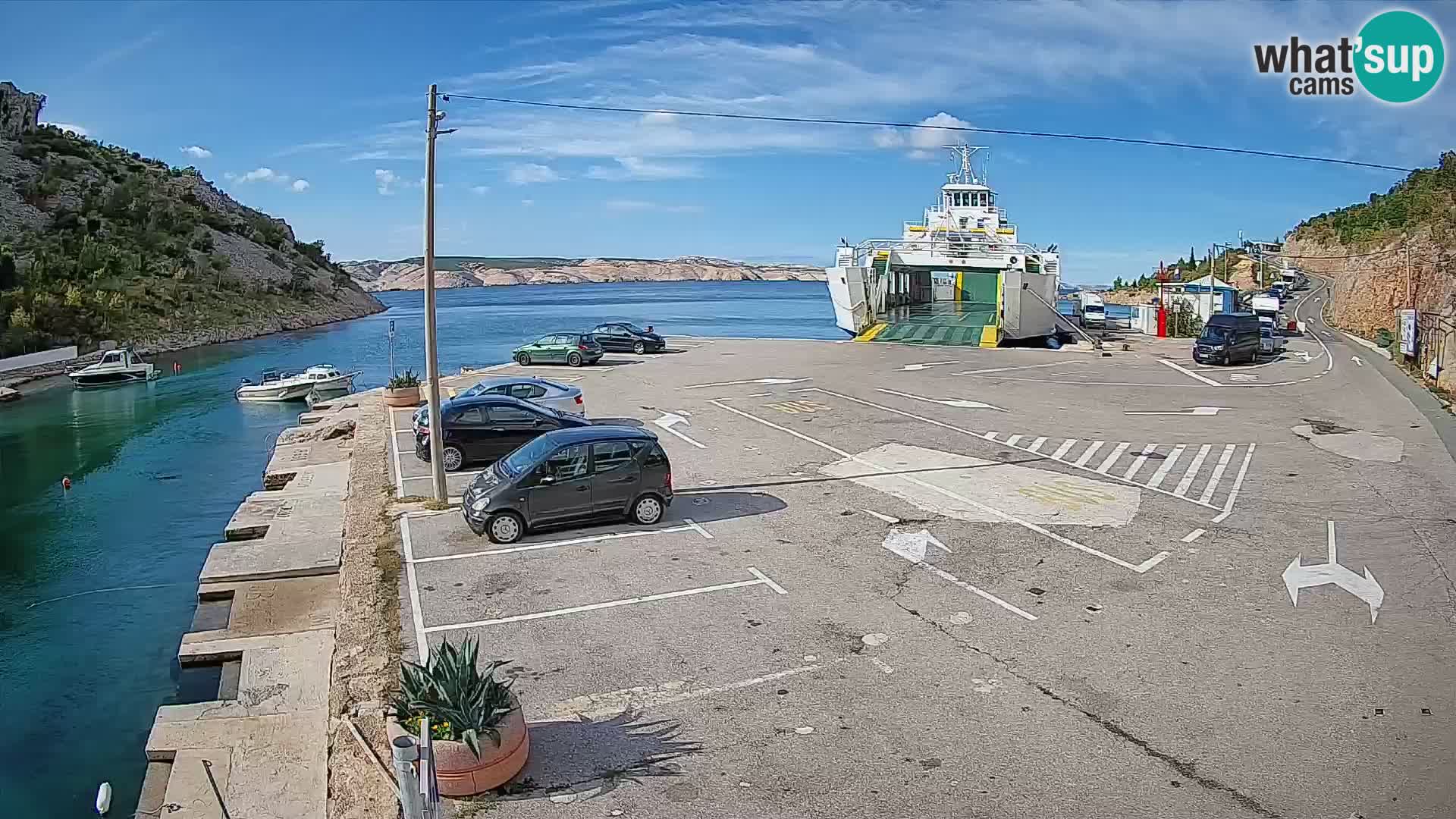 Webcam del puerto de ferris de Prizna – hacia la isla de Pag
