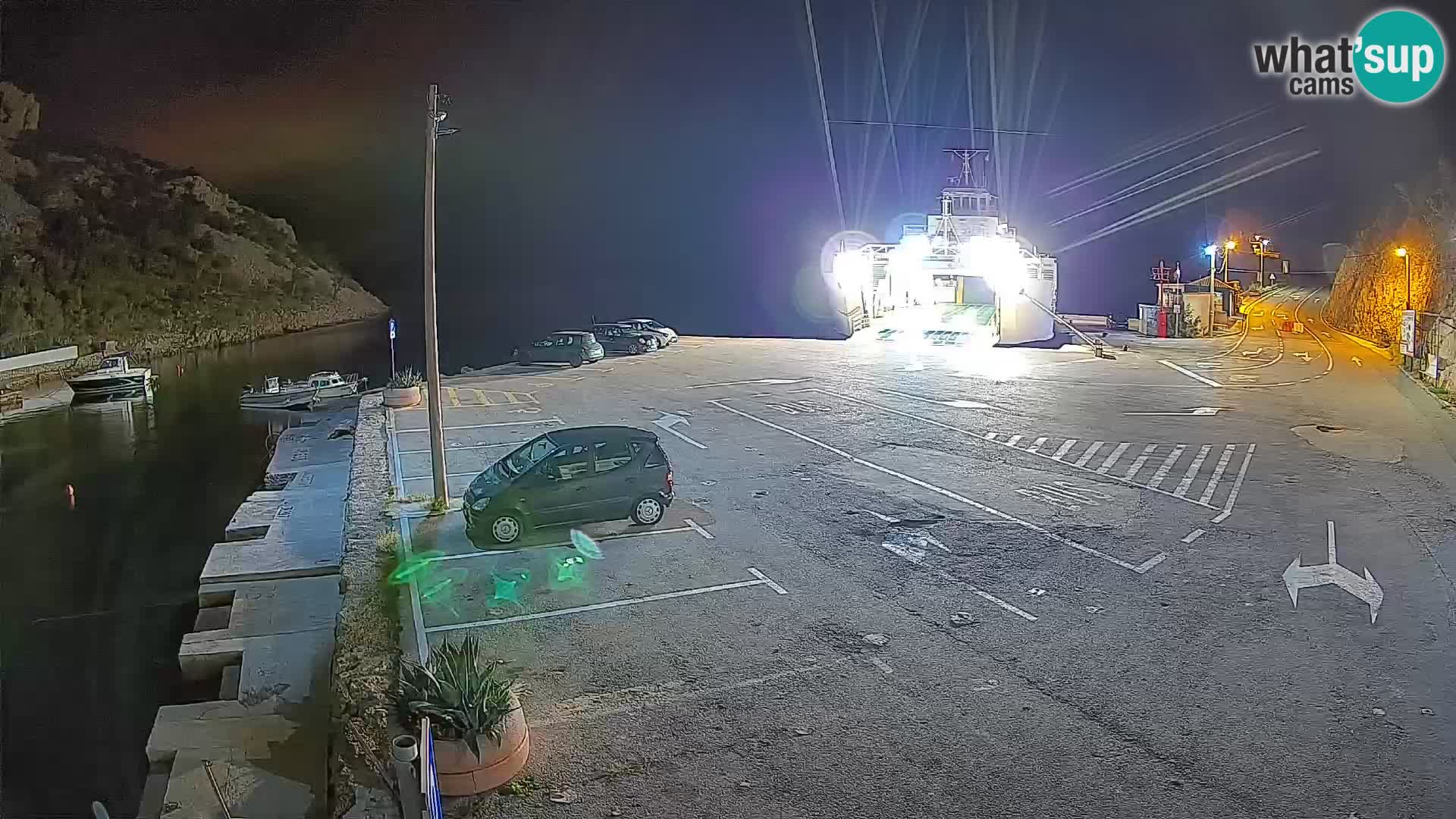 Webcam del puerto de ferris de Prizna – hacia la isla de Pag