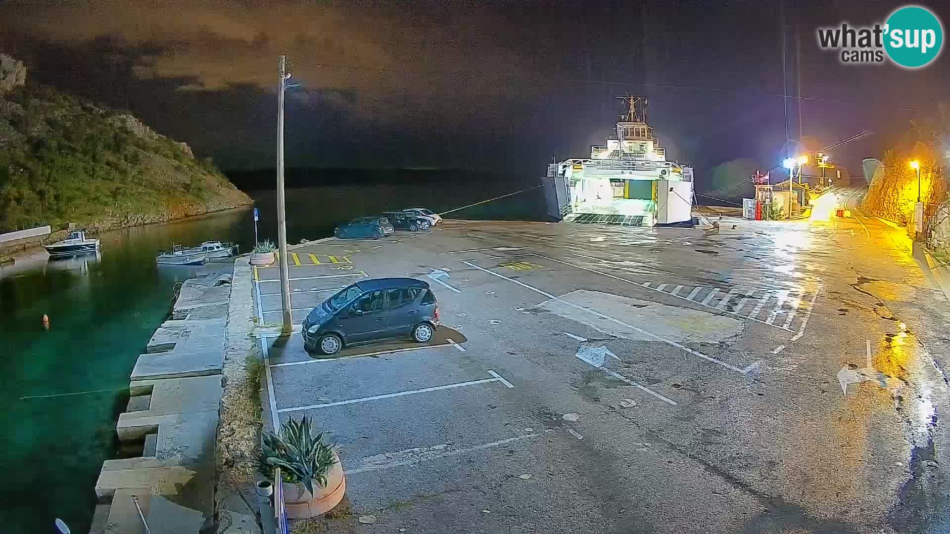 Webcam del puerto de ferris de Prizna – hacia la isla de Pag