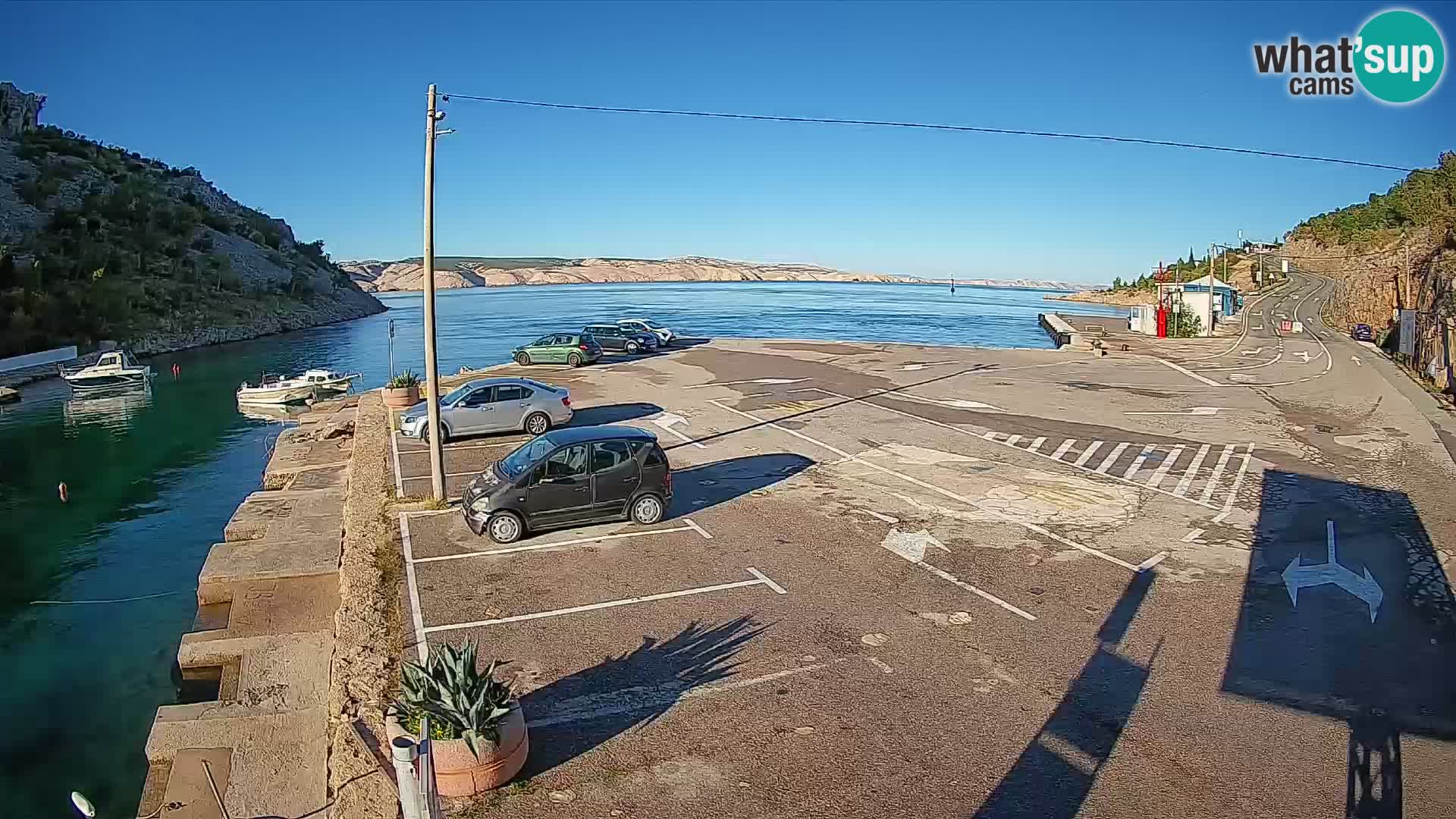 Webcam del puerto de ferris de Prizna – hacia la isla de Pag