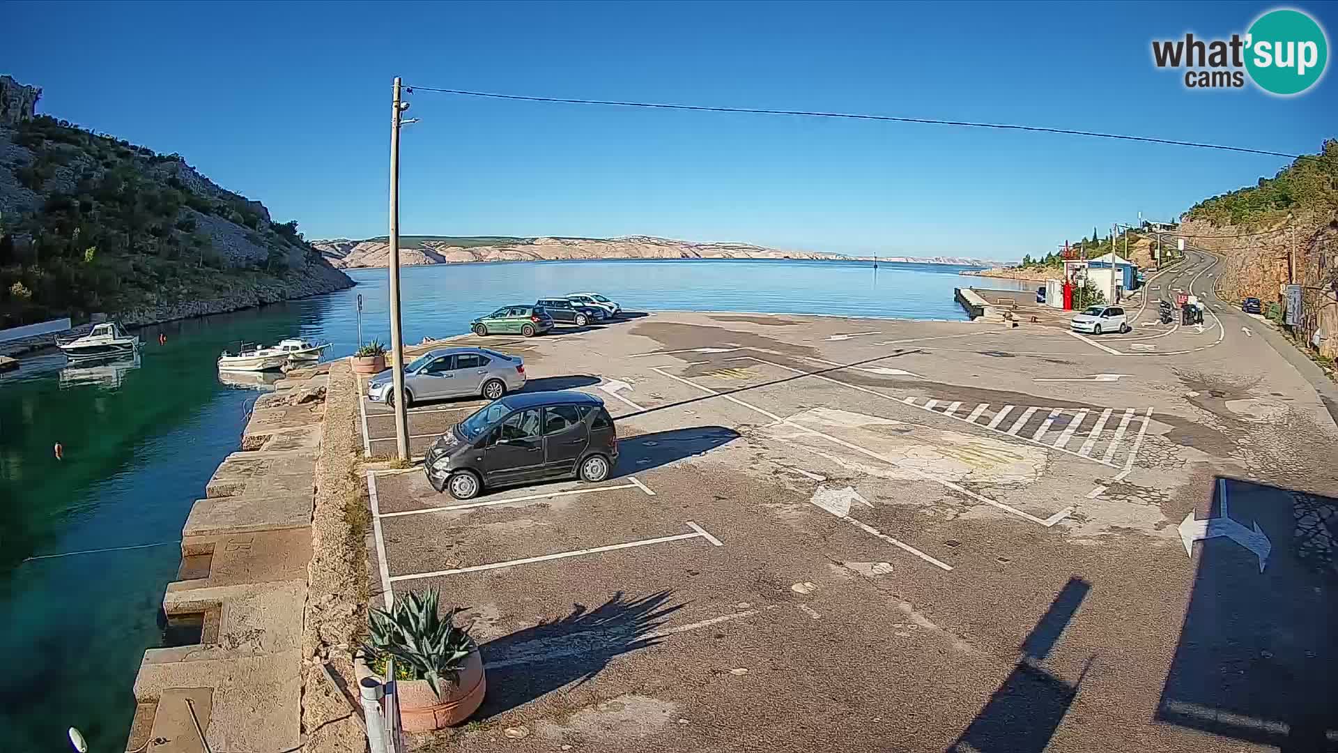 Webcam del puerto de ferris de Prizna – hacia la isla de Pag