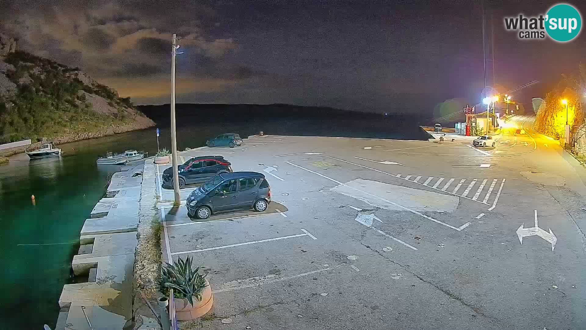 Web kamera trajektna luka Prizna – prema otoku Pag