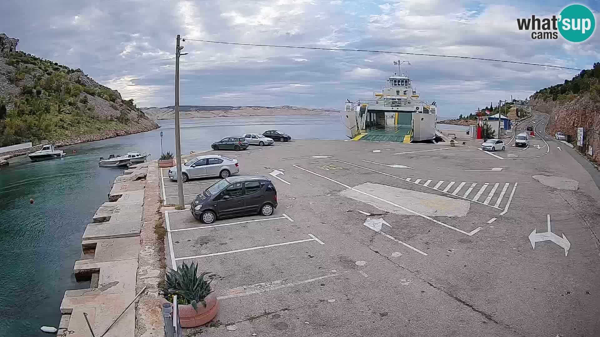 Web kamera trajektna luka Prizna – prema otoku Pag