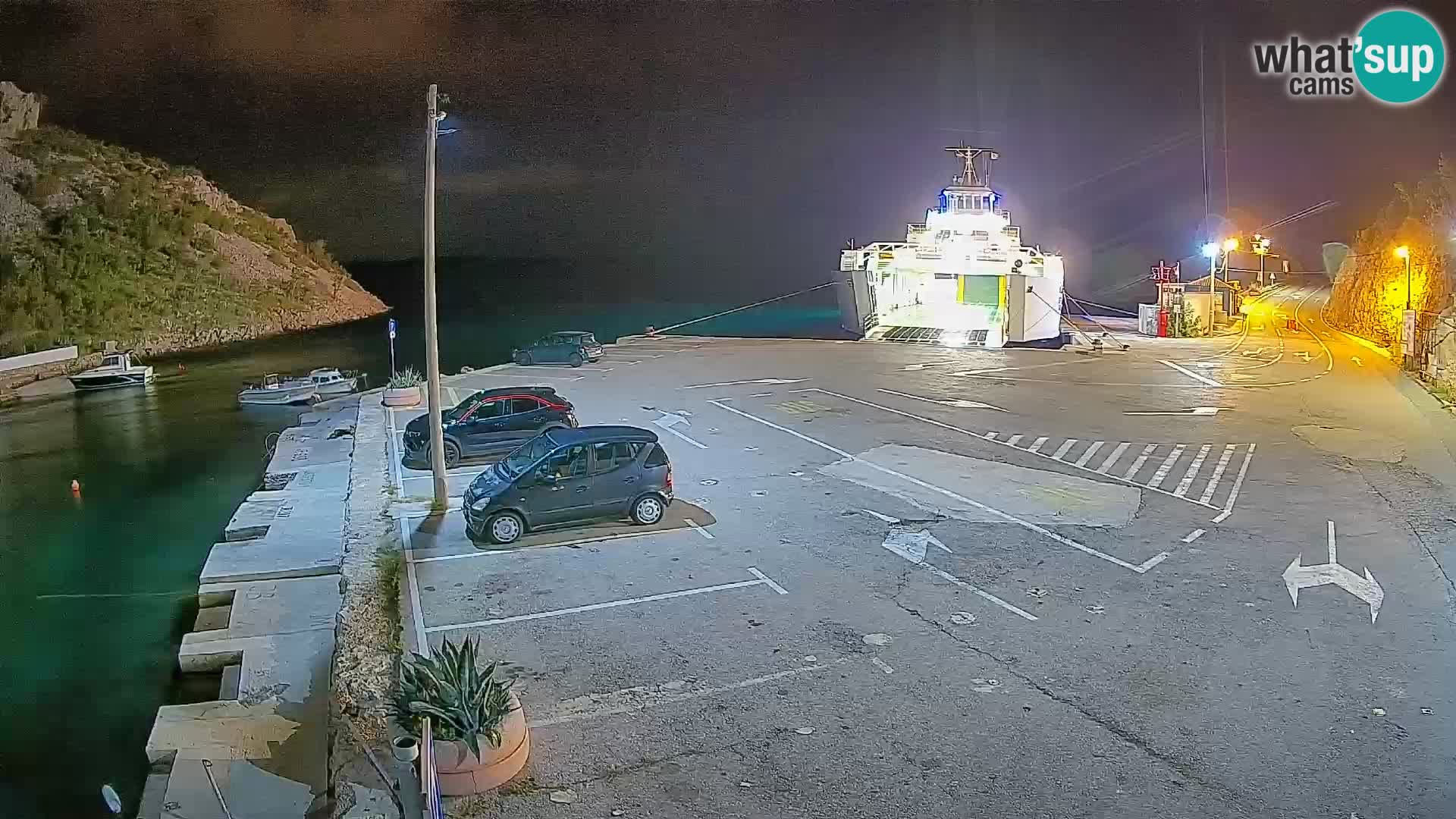 Web kamera trajektna luka Prizna – prema otoku Pag