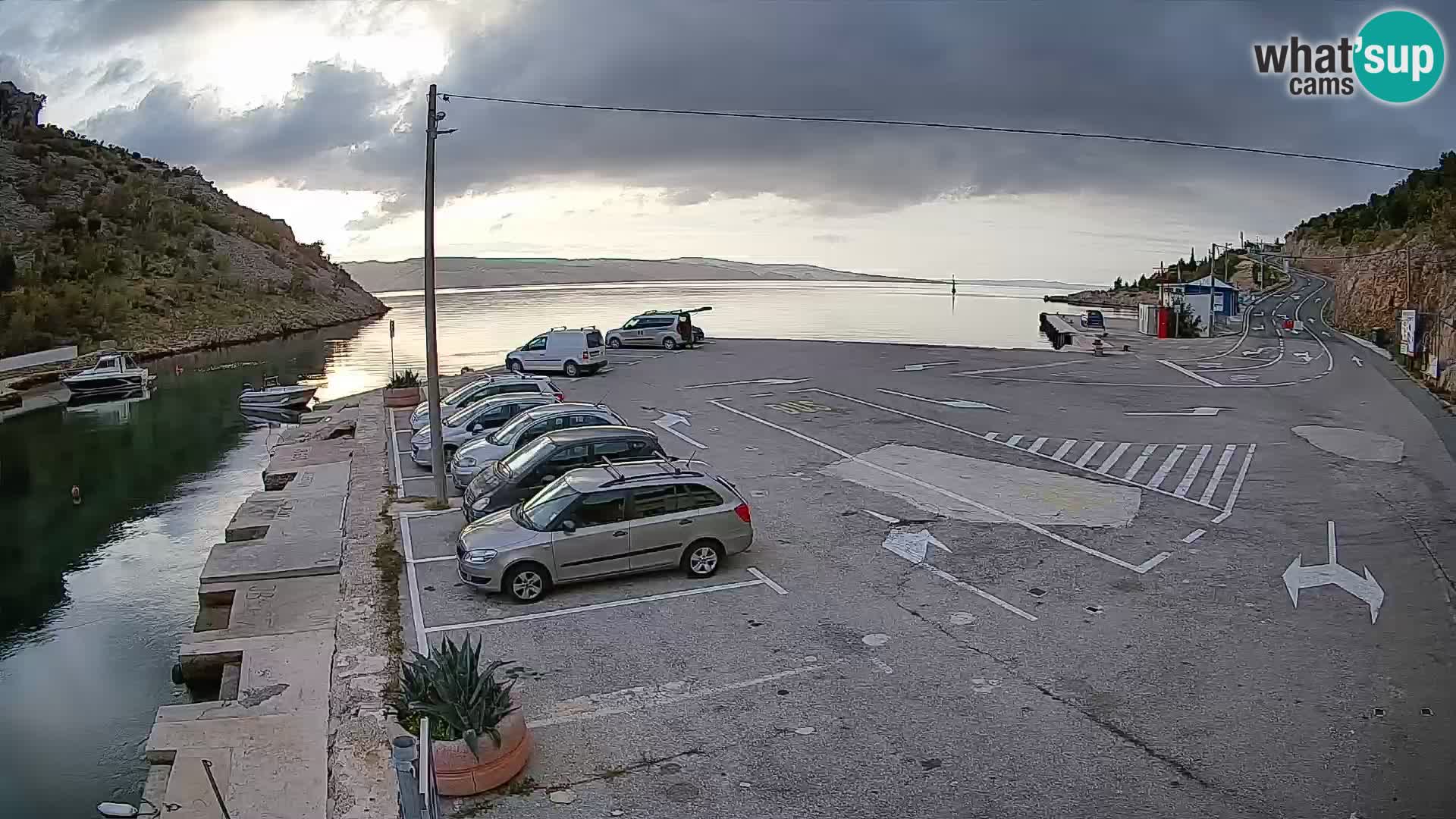 Web kamera trajektna luka Prizna – prema otoku Pag