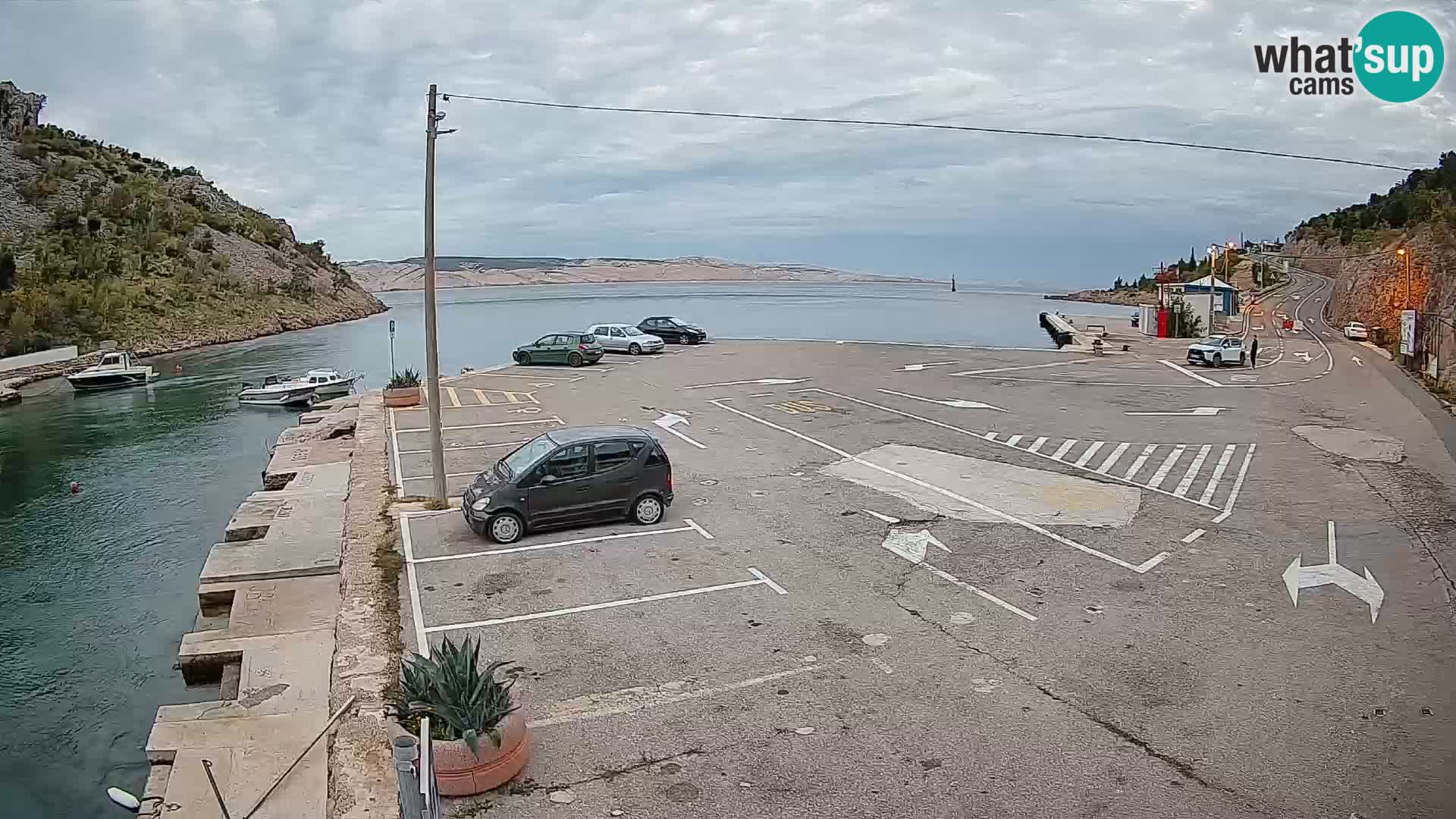 Webcam del puerto de ferris de Prizna – hacia la isla de Pag
