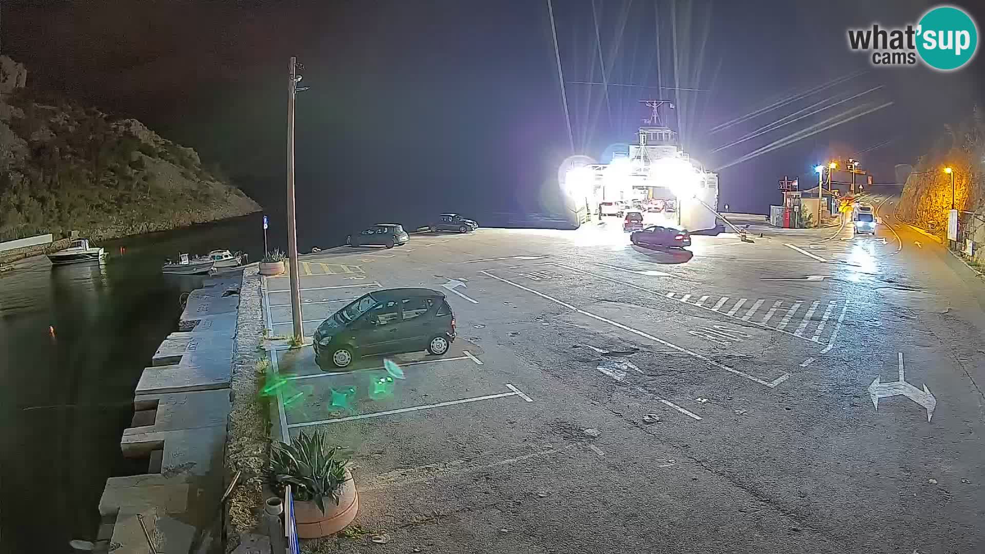 Webcam del puerto de ferris de Prizna – hacia la isla de Pag