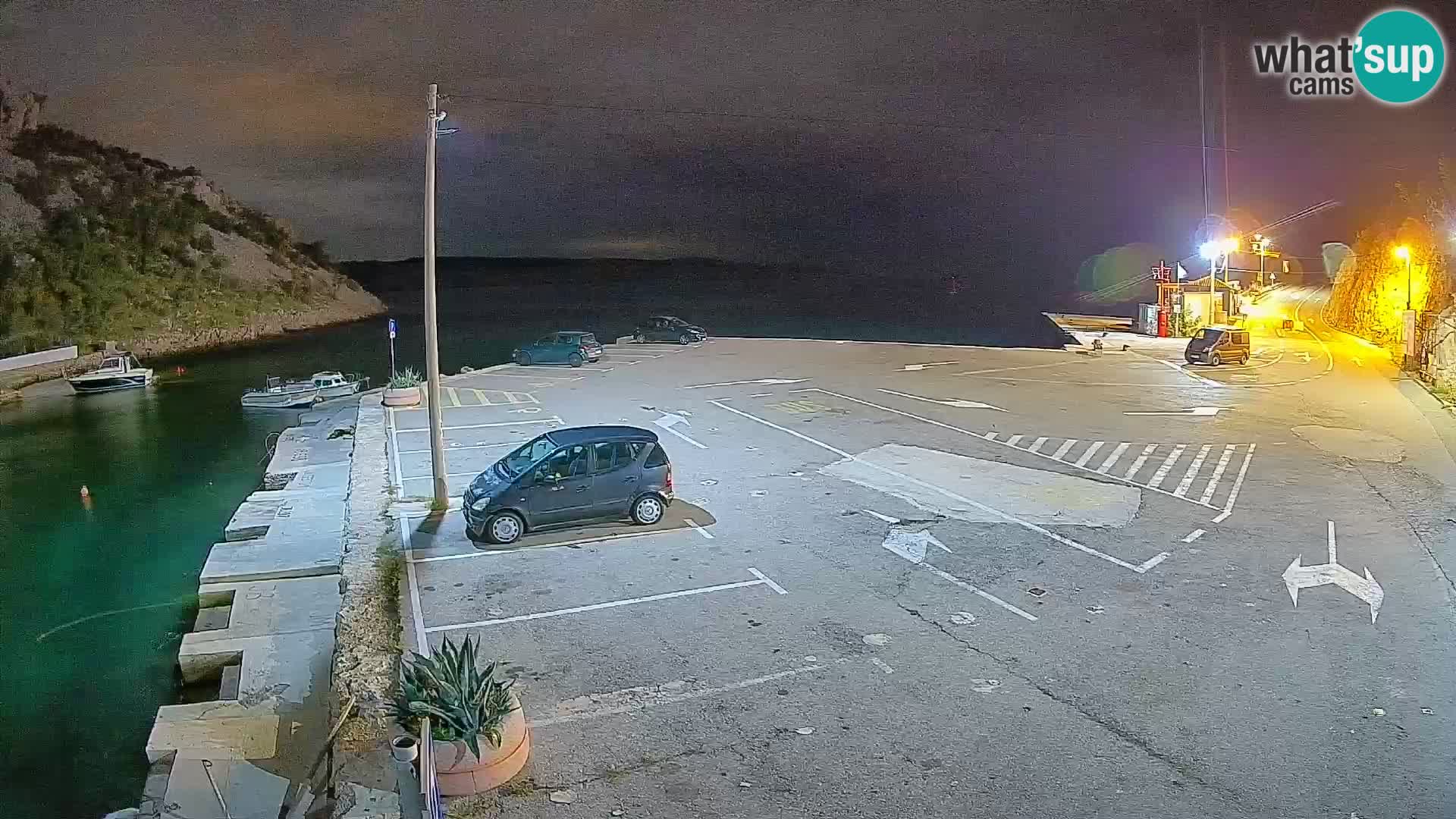 Web kamera trajektna luka Prizna – prema otoku Pag