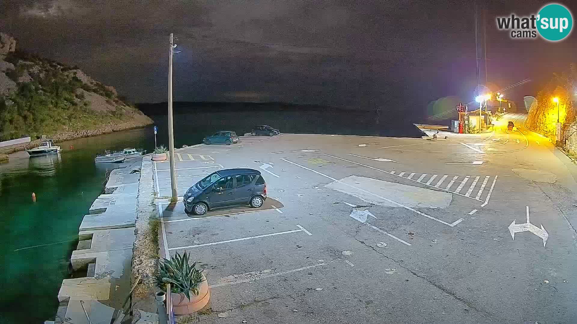 Web kamera trajektna luka Prizna – prema otoku Pag