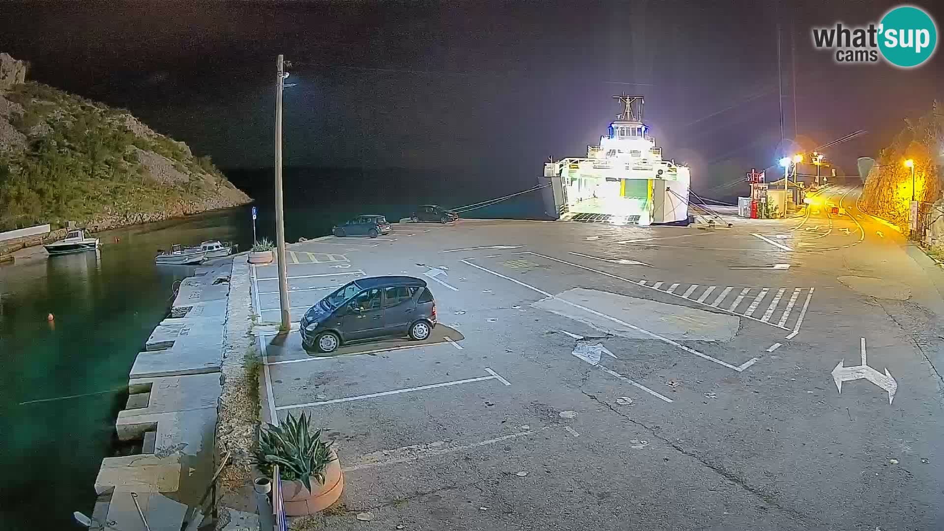 Web kamera trajektna luka Prizna – prema otoku Pag