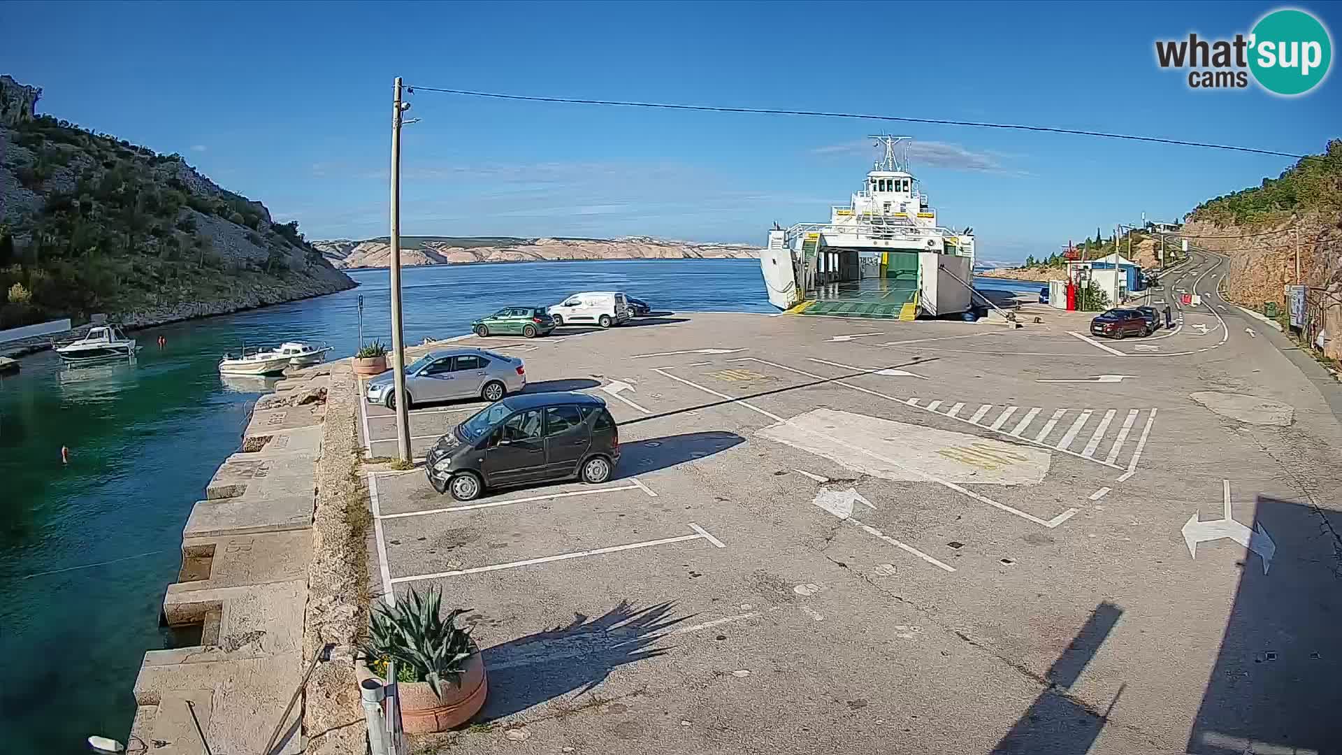 Webcam del puerto de ferris de Prizna – hacia la isla de Pag