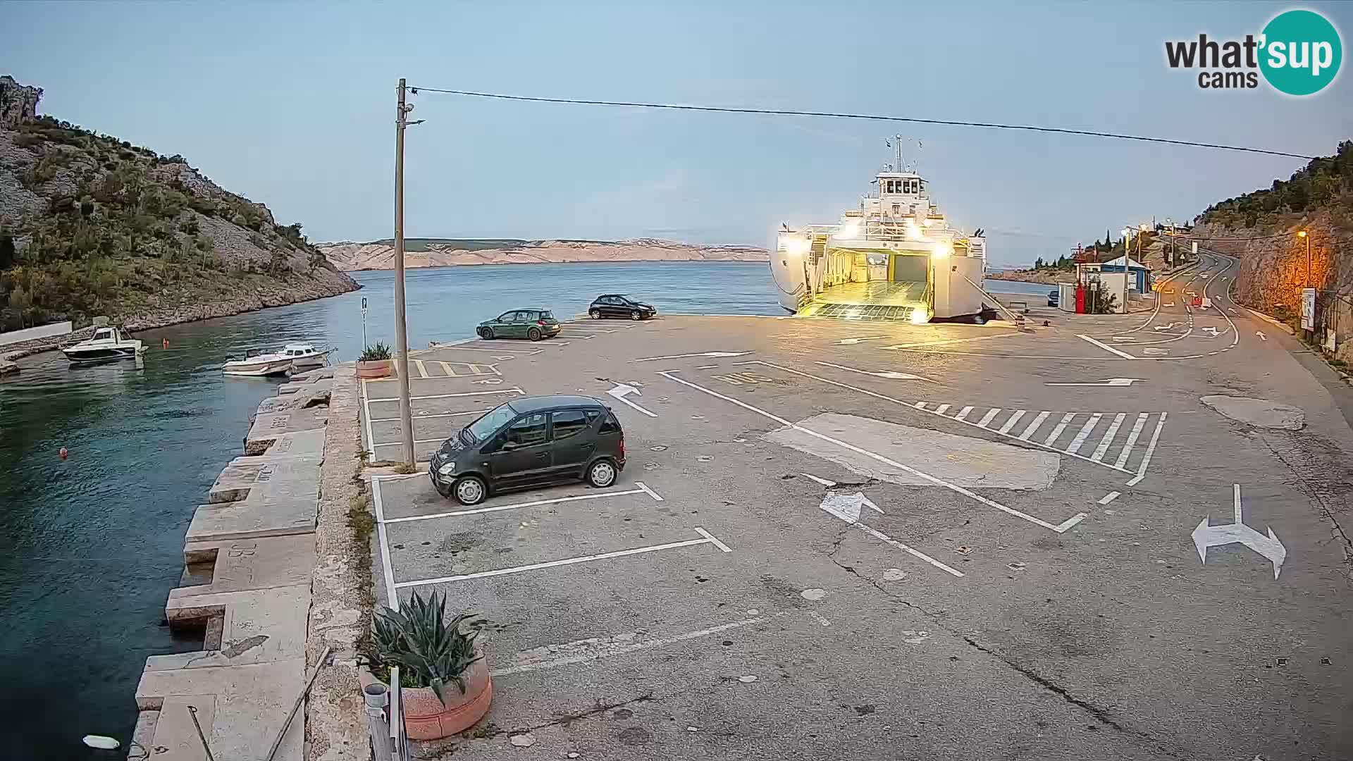 Webcam Prizna ferry port to Pag island