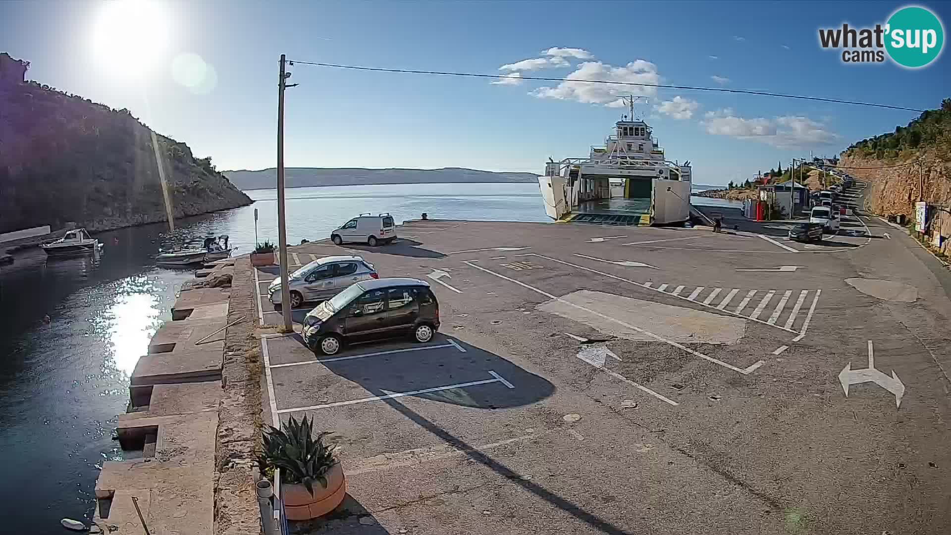 Web kamera trajektna luka Prizna – prema otoku Pag