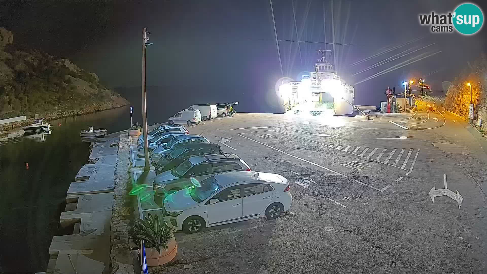 Webcam del puerto de ferris de Prizna – hacia la isla de Pag