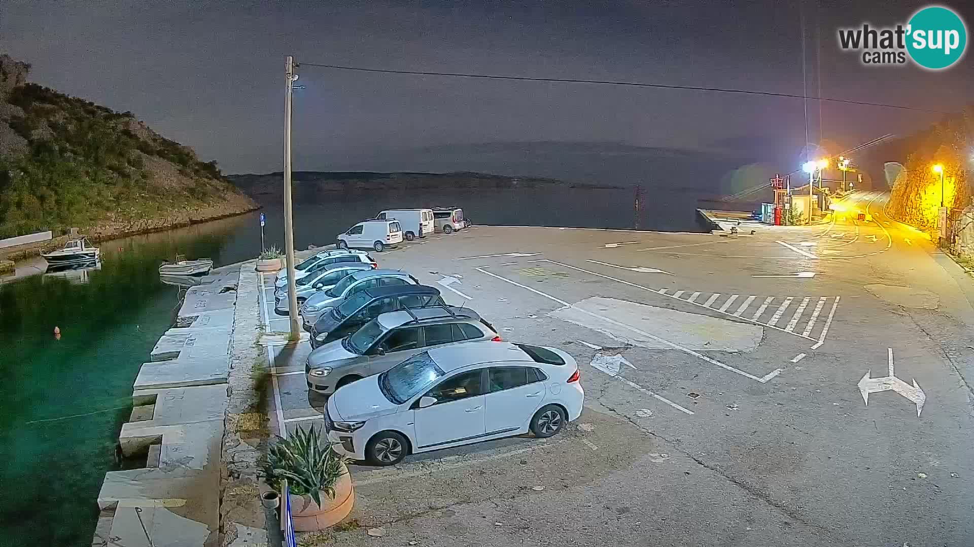 Webcam del puerto de ferris de Prizna – hacia la isla de Pag