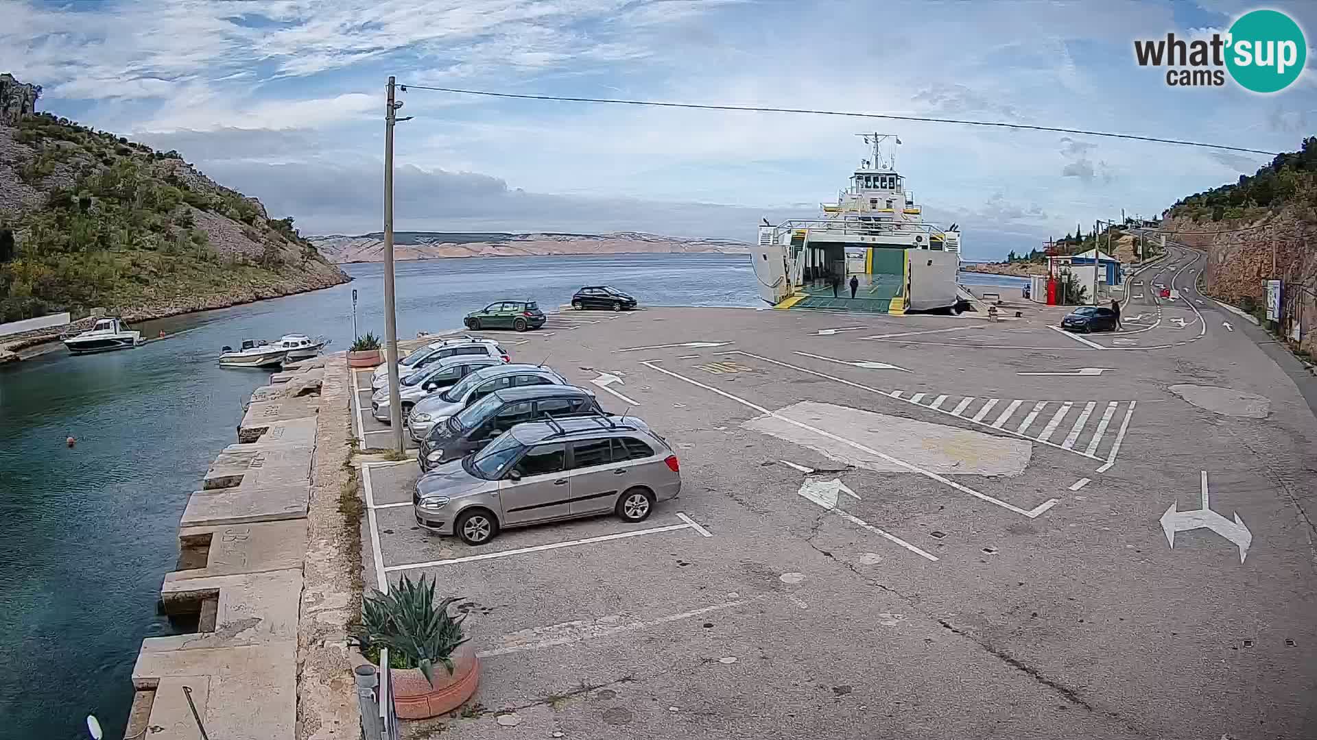 Web kamera trajektna luka Prizna – prema otoku Pag