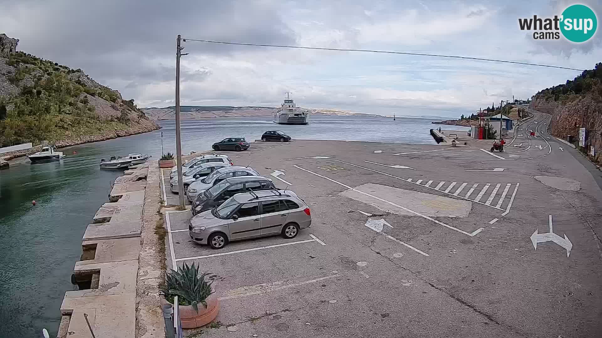 Web kamera trajektna luka Prizna – prema otoku Pag