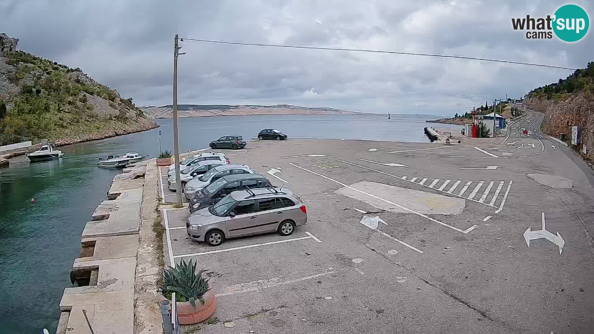 Web kamera trajektna luka Prizna – prema otoku Pag