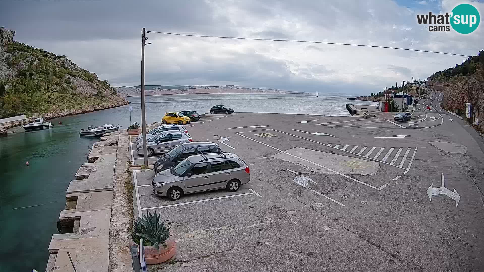Webcam del puerto de ferris de Prizna – hacia la isla de Pag