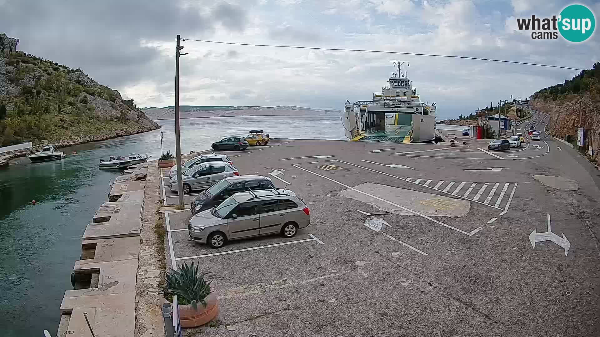 Web kamera trajektna luka Prizna – prema otoku Pag